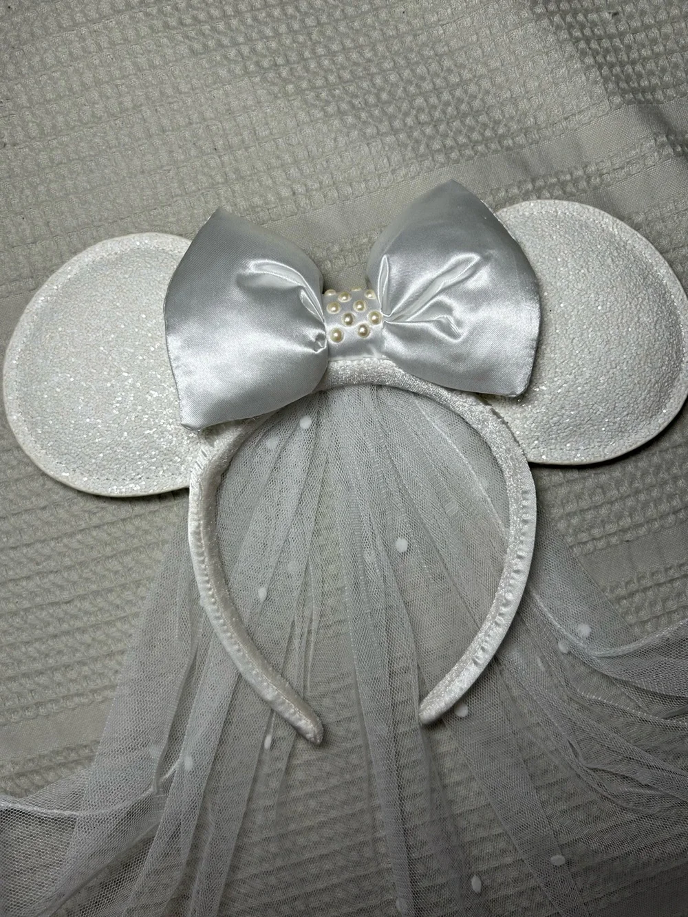 Disney white minnie